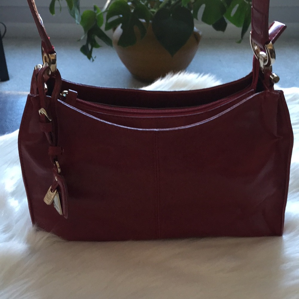 🔴 3 for $25 🔴 Liz Claiborne Leather Shoulder Bag